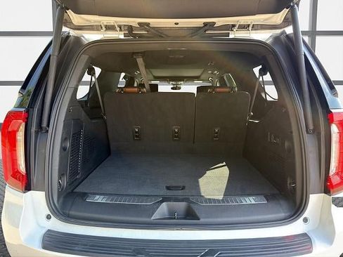 Used 2023 GMC Yukon XL Denali Ultimate AWD/4WD image 12