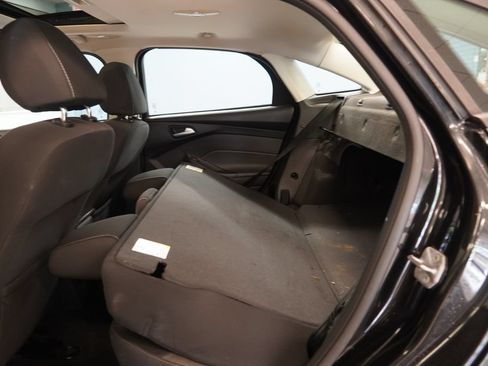 Used 2014 Ford Focus SE w/ SE Winter Package FWD image 28