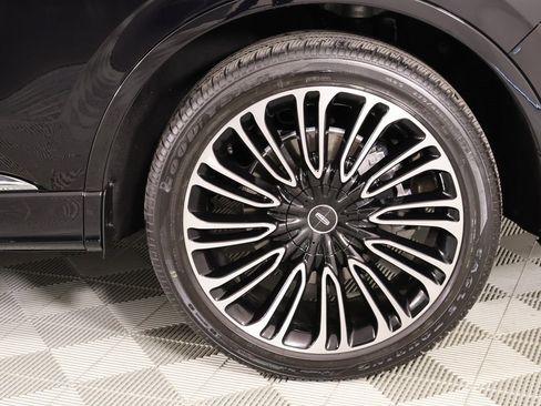 Used 2021 Lincoln Aviator Black Label w/ Class IV Trailer Tow Package image 21