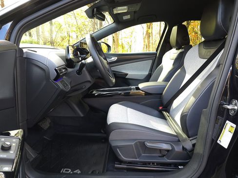 Used 2023 Volkswagen ID.4 Pro image 11