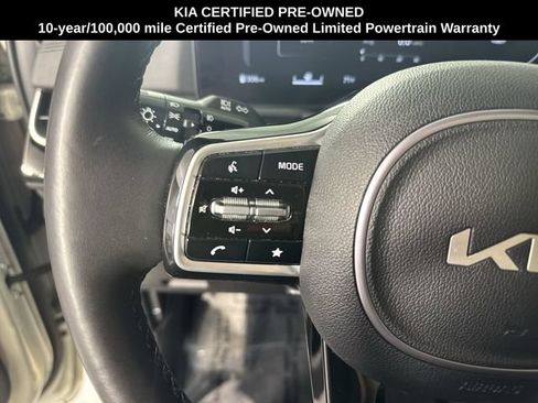 Certified 2025 Kia Carnival SX Prestige FWD image 11