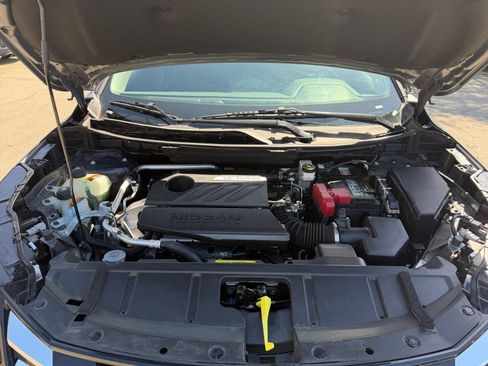 Used 2025 Nissan Rogue SV FWD image 33