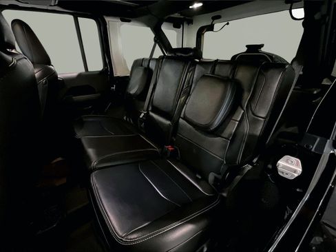 Used 2023 Jeep Wrangler Sahara w/ Cold Weather Group AWD/4WD image 21