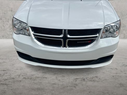 Used 2018 Dodge Grand Caravan SE w/ Rear Park Assist Package FWD image 13