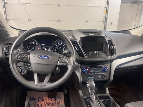 Certified 2018 Ford Escape SE w/ SE Sync 3 Package image 8
