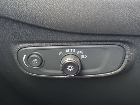 Used 2024 Chevrolet Equinox LT FWD image 20