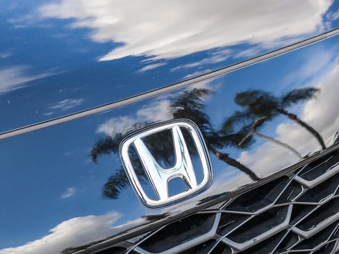 Certified 2024 Honda HR-V LX image 13