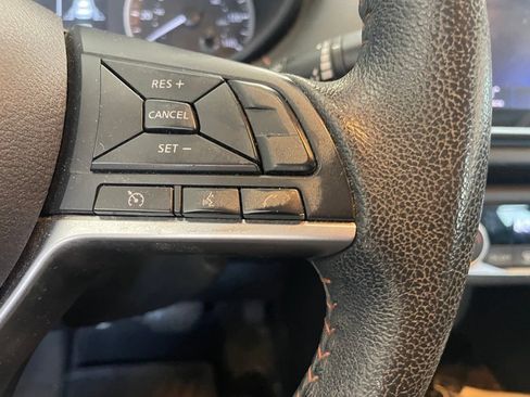Certified 2022 Nissan Versa SR FWD image 14