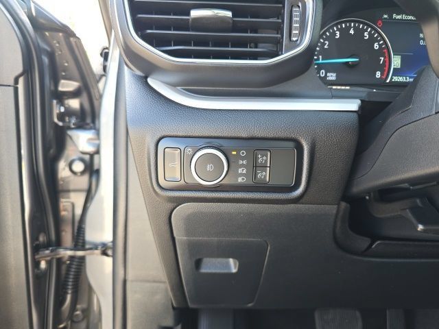 Used 2023 Ford Explorer XLT w/ Equipment Group 202A AWD/4WD image 24