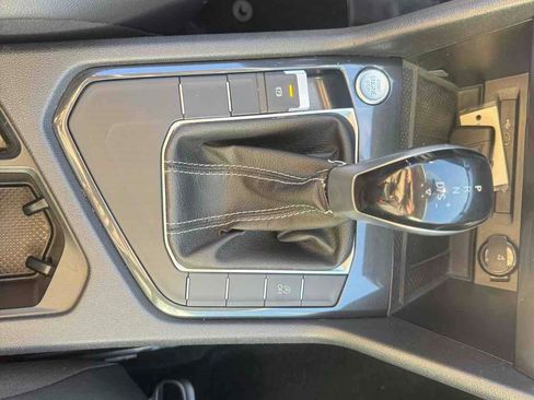 Used 2024 Volkswagen Tiguan SE image 24