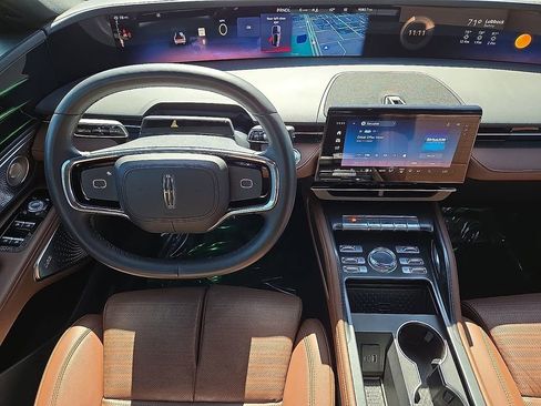 Used 2026 Lincoln Nautilus Reserve AWD/4WD image 17