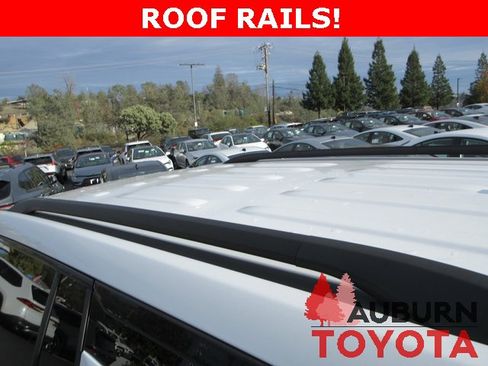 Used 2025 Chevrolet Traverse LT w/ Midnight/Sport Edition image 10