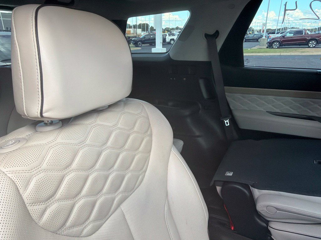 Used 2021 Hyundai Palisade Calligraphy w/ Cargo Package FWD image 4