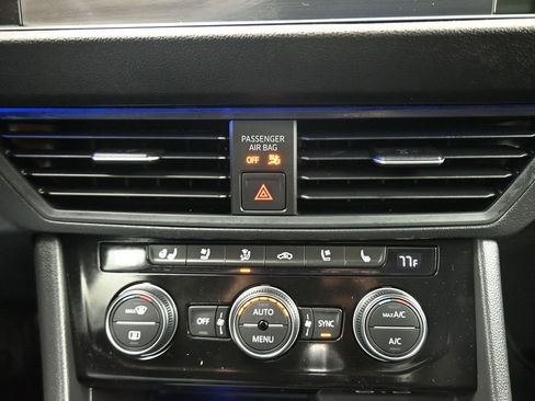 Used 2021 Volkswagen Jetta SEL Premium image 22