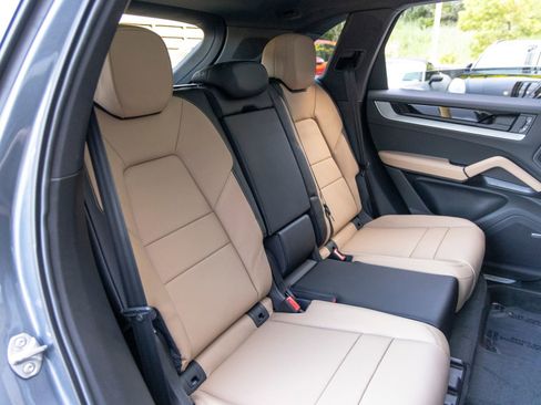 New 2026 Porsche Cayenne AWD/4WD image 50