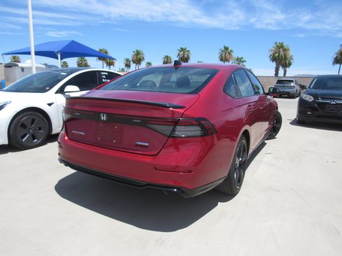 Used 2023 Honda Accord Sport image 3
