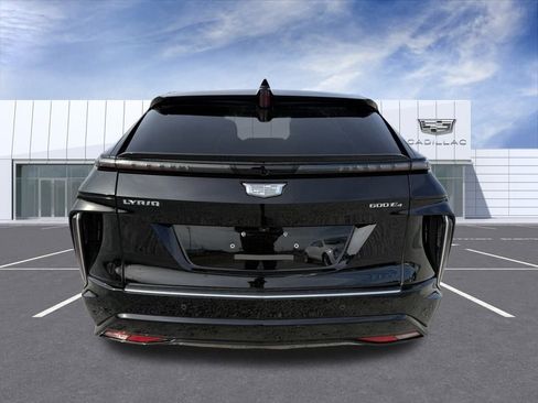 Certified 2025 Cadillac Lyriq Luxury image 12