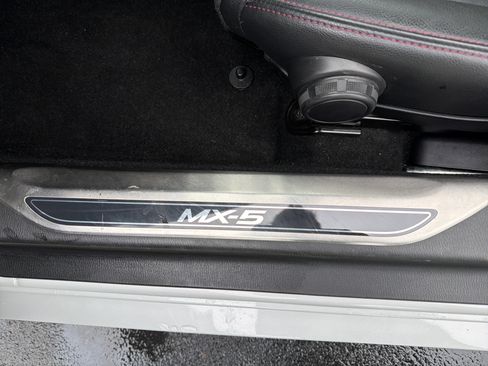 Used 2019 MAZDA MX-5 Miata RF Grand Touring w/ Appearance Package image 14