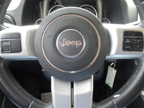Used 2017 Jeep Compass Latitude AWD/4WD image 21