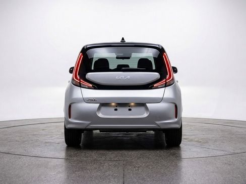 Used 2025 Kia Soul LX w/ LX Technology Package image 7