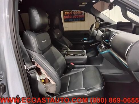 Used 2025 Ford Expedition Max Platinum w/ Stealth Appearance Package AWD/4WD image 15