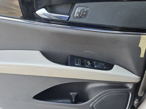 Used 2021 Lincoln Nautilus FWD image 24