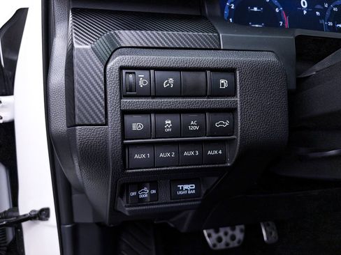 Used 2025 Toyota Tacoma TRD Pro AWD/4WD image 10
