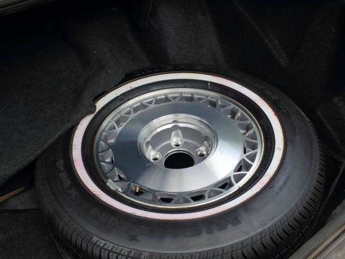 Used 1996 Cadillac Fleetwood Brougham RWD image 61