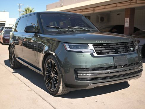Used 2023 Land Rover Range Rover Long Wheelbase SE AWD/4WD image 4