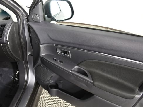 Used 2025 Mitsubishi Outlander Sport ES image 38