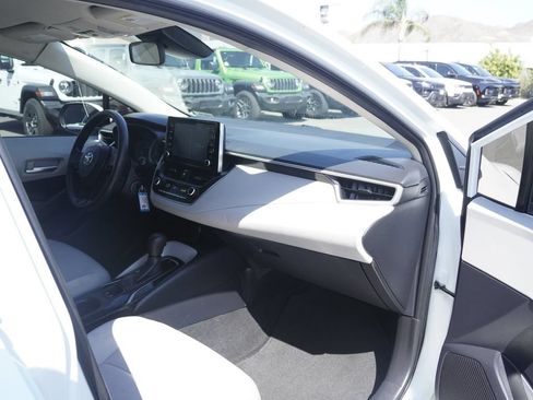 Used 2020 Toyota Corolla LE w/ Carpet Mat Package (TMS) FWD image 26
