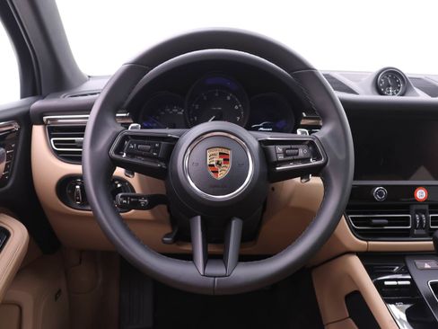 Used 2026 Porsche Macan AWD/4WD image 19