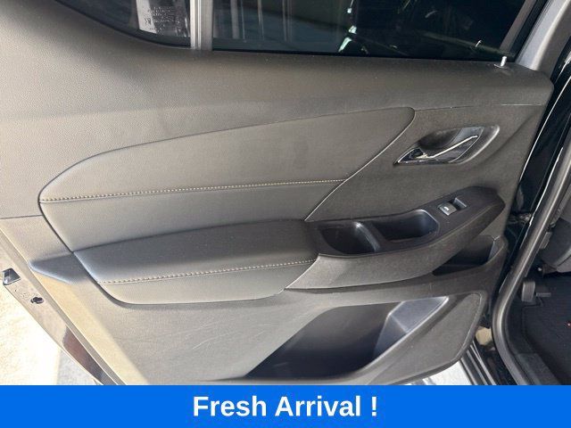 Used 2021 Chevrolet Traverse LT FWD image 14