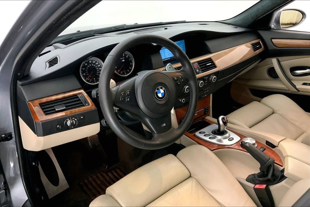 Used 2008 BMW M5 RWD image 21