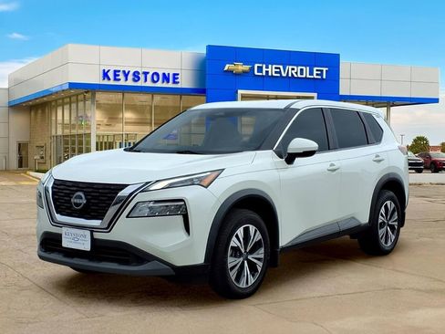 Used 2023 Nissan Rogue SV FWD image 3
