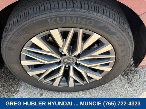 Used 2025 Nissan Altima 2.5 SV AWD/4WD image 7