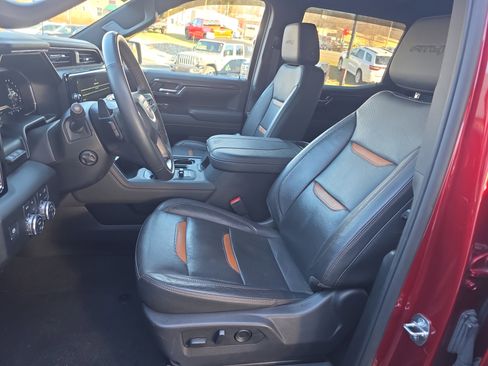 Used 2024 GMC Sierra 1500 AT4 w/ Technology Package image 2
