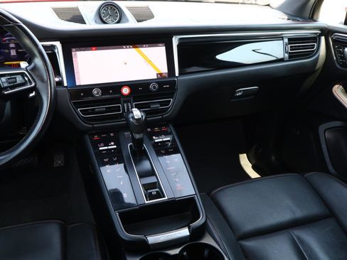 Used 2023 Porsche Macan S image 12