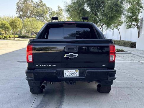 Used 2018 Chevrolet Silverado 1500 LTZ Z71 w/ Midnight Edition AWD/4WD image 4