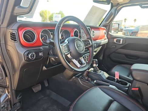 Used 2023 Jeep Gladiator Rubicon w/ LED Lighting Group AWD/4WD image 16