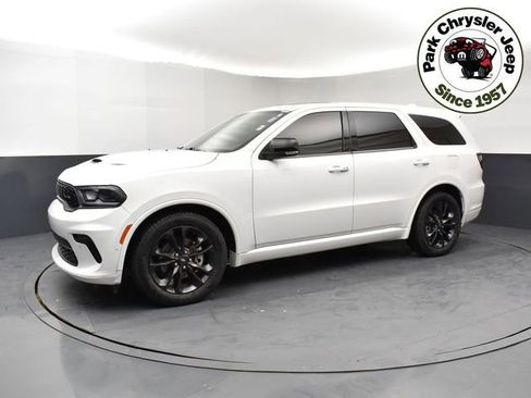 Used 2021 Dodge Durango R/T w/ Blacktop Package RWD image 3
