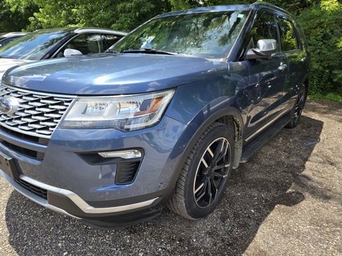 Used 2018 Ford Explorer Platinum AWD/4WD image 2