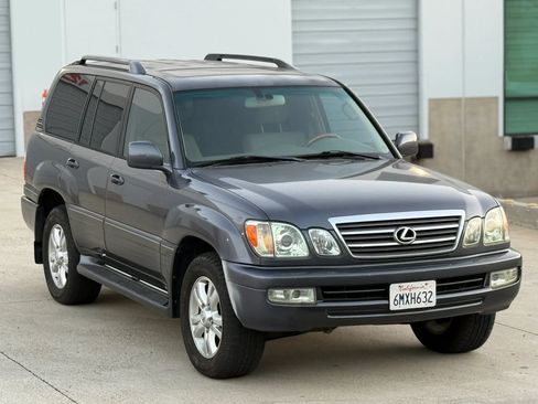Used 2004 Lexus LX 470 4WD w/ Preferred Accessory Pkg image 8