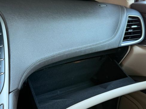 Used 2017 Lincoln MKX Reserve FWD image 53