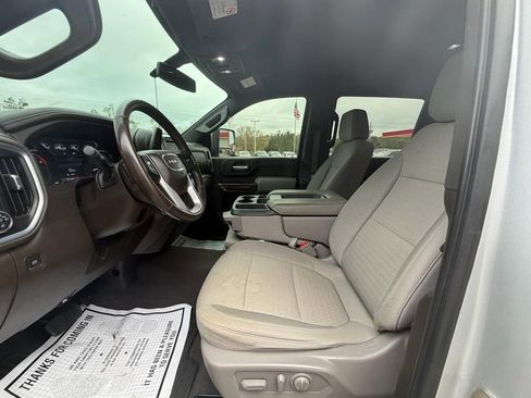 Used 2022 GMC Sierra 2500 SLE w/ SLE Value Package; image 12