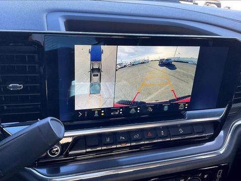 Used 2024 Chevrolet Silverado 2500 High Country w/ High Country Premium Package image 11