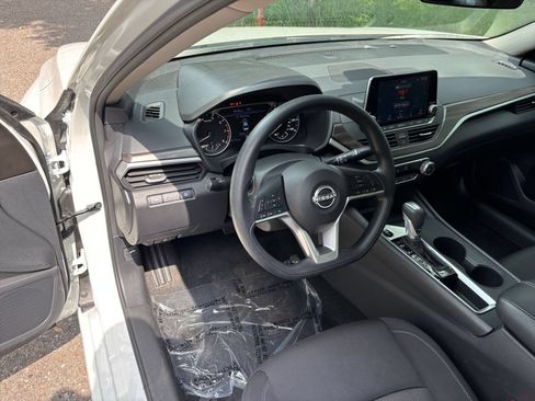 Used 2026 Nissan Altima 2.5 SV FWD image 34