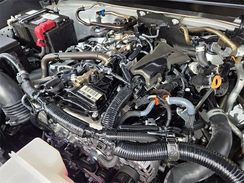 Certified 2025 Toyota Tacoma SR image 18