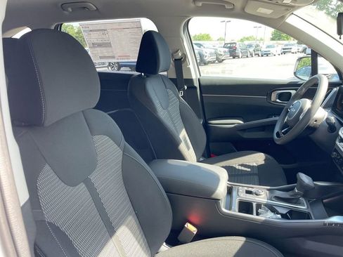 Used 2025 Kia Sorento LX image 50