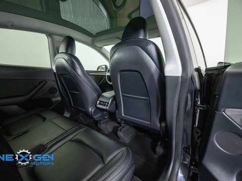 Used 2024 Tesla Model Y Long Range AWD/4WD image 34